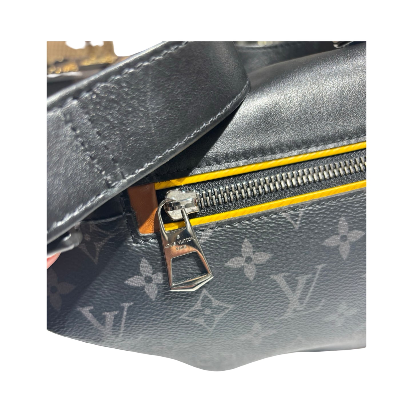 LV DISCOVERY BUM BAG ［3000043］
