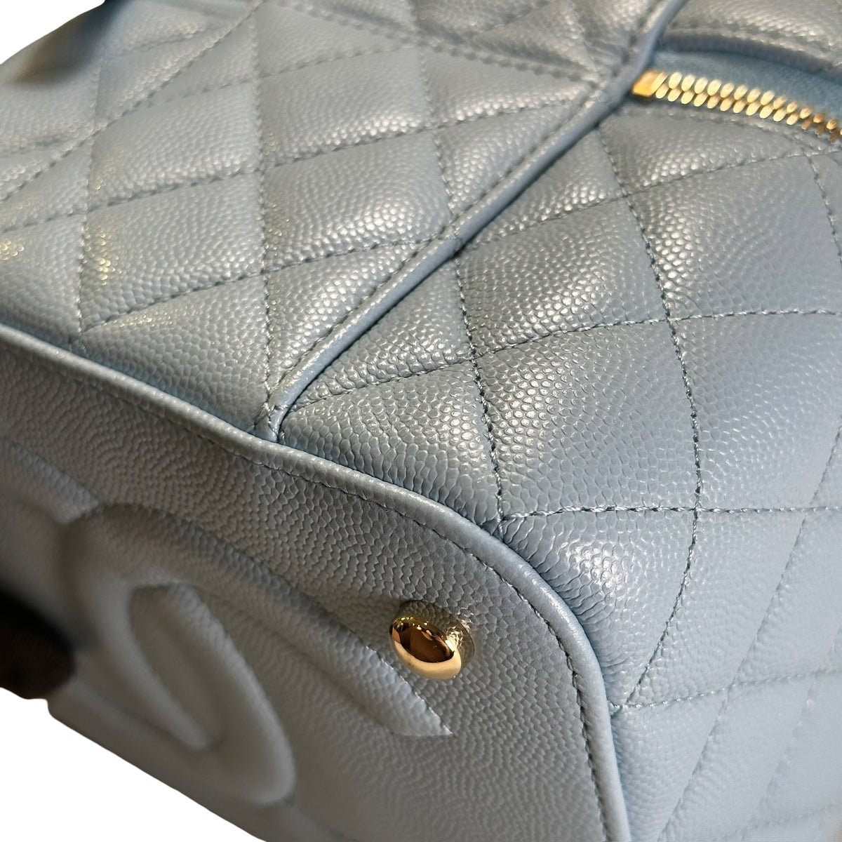 Used CHANEL Quilted Caviar Leather Vanity Case Vanity case Light Blue