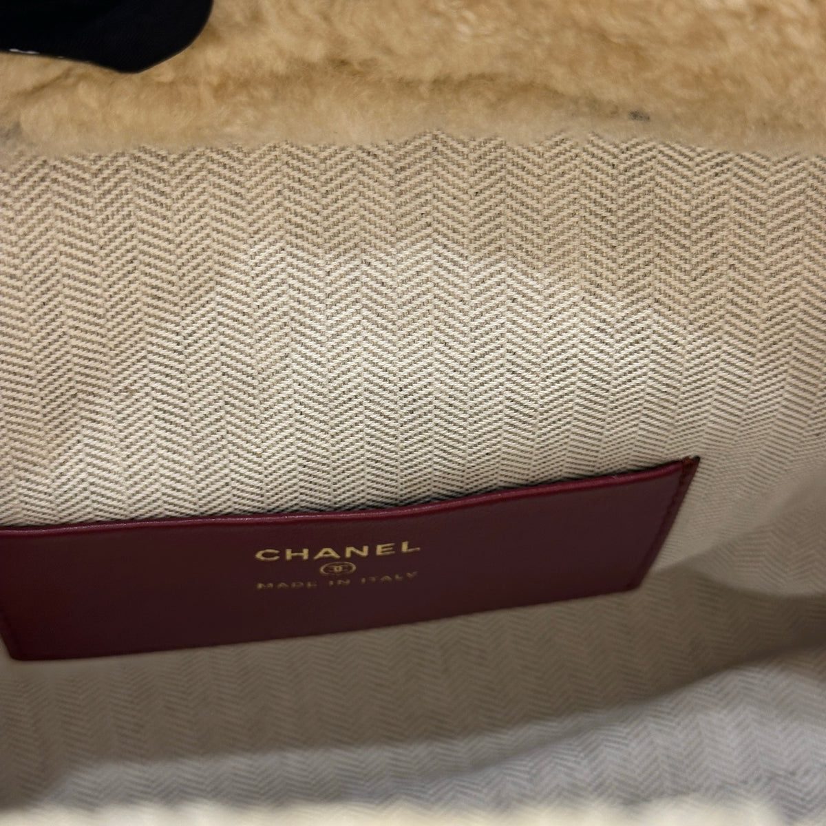 Brand New CHANEL CC logo Fleece Fleece Bag Handbag Beige Black