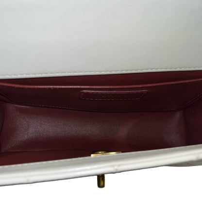 CHANEL 21A WHITE PREFECT FIT SMALL 22 CHAIN SHOULDER BAG [3000532]