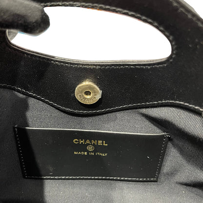 New CHANEL Cross Body Bag Black GHW