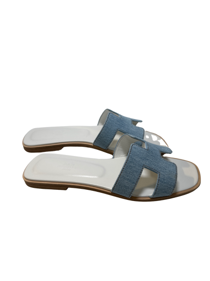 Unused HERMÈS Calfskin Leather Shoes Denim White