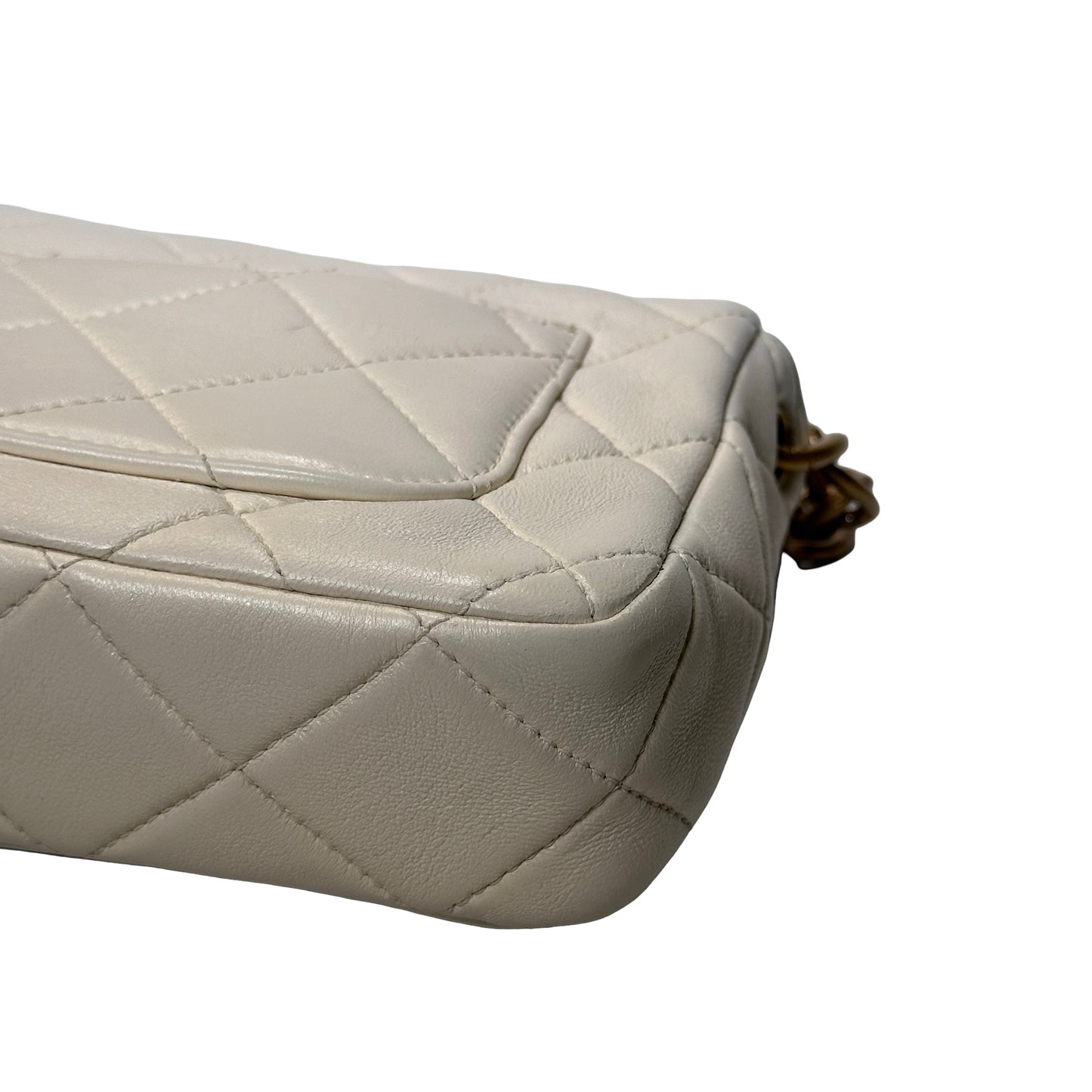 Used CHANEL Quilted Classic Flap Chain Shoulder Bag White