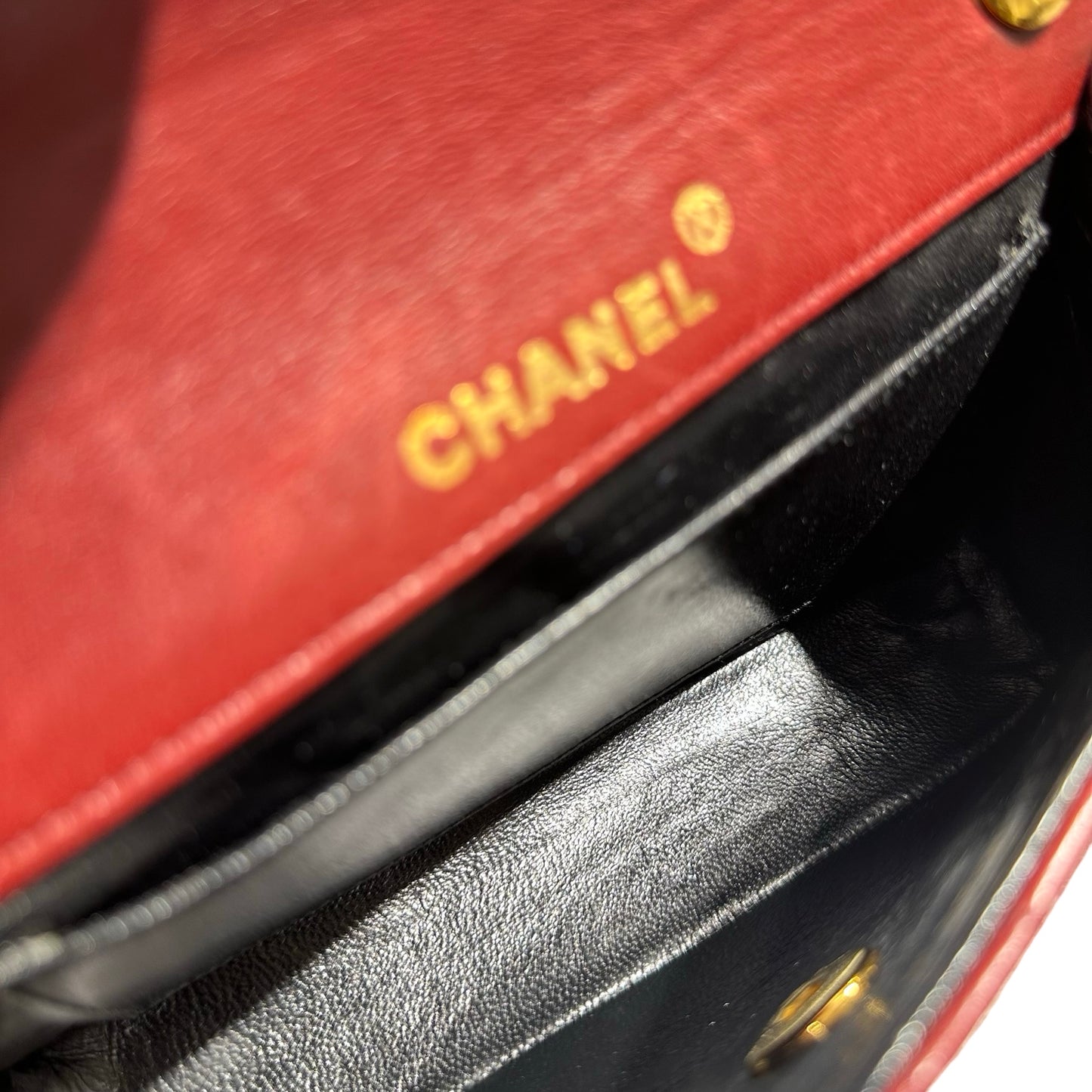 CHANEL FLAG BAG 20 [3000407]
