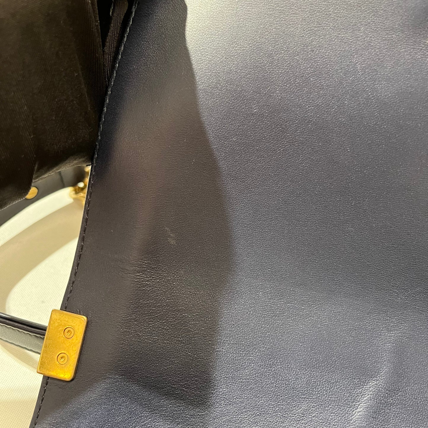 CHANEL Chain Shoulder Bag
