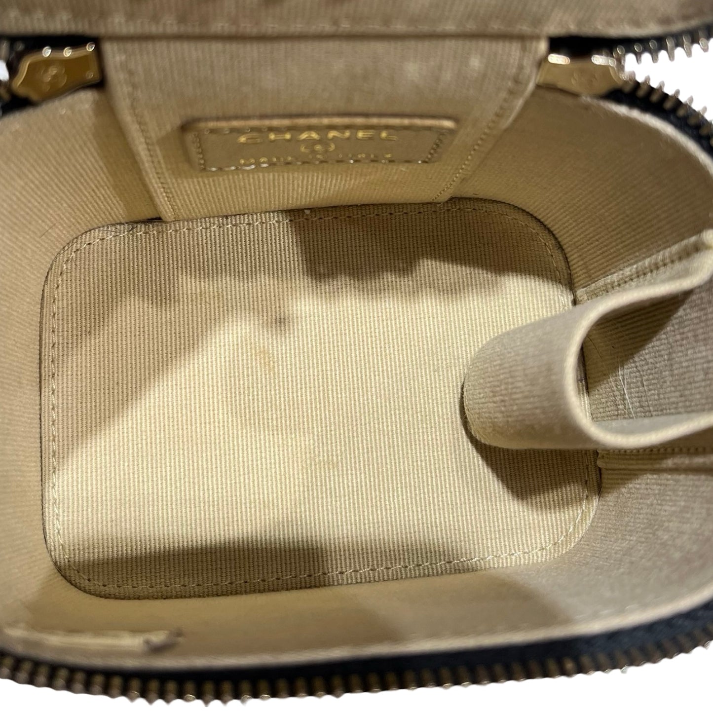 CHANEL VANITY WITH GOLD BALL BAG [3000530]