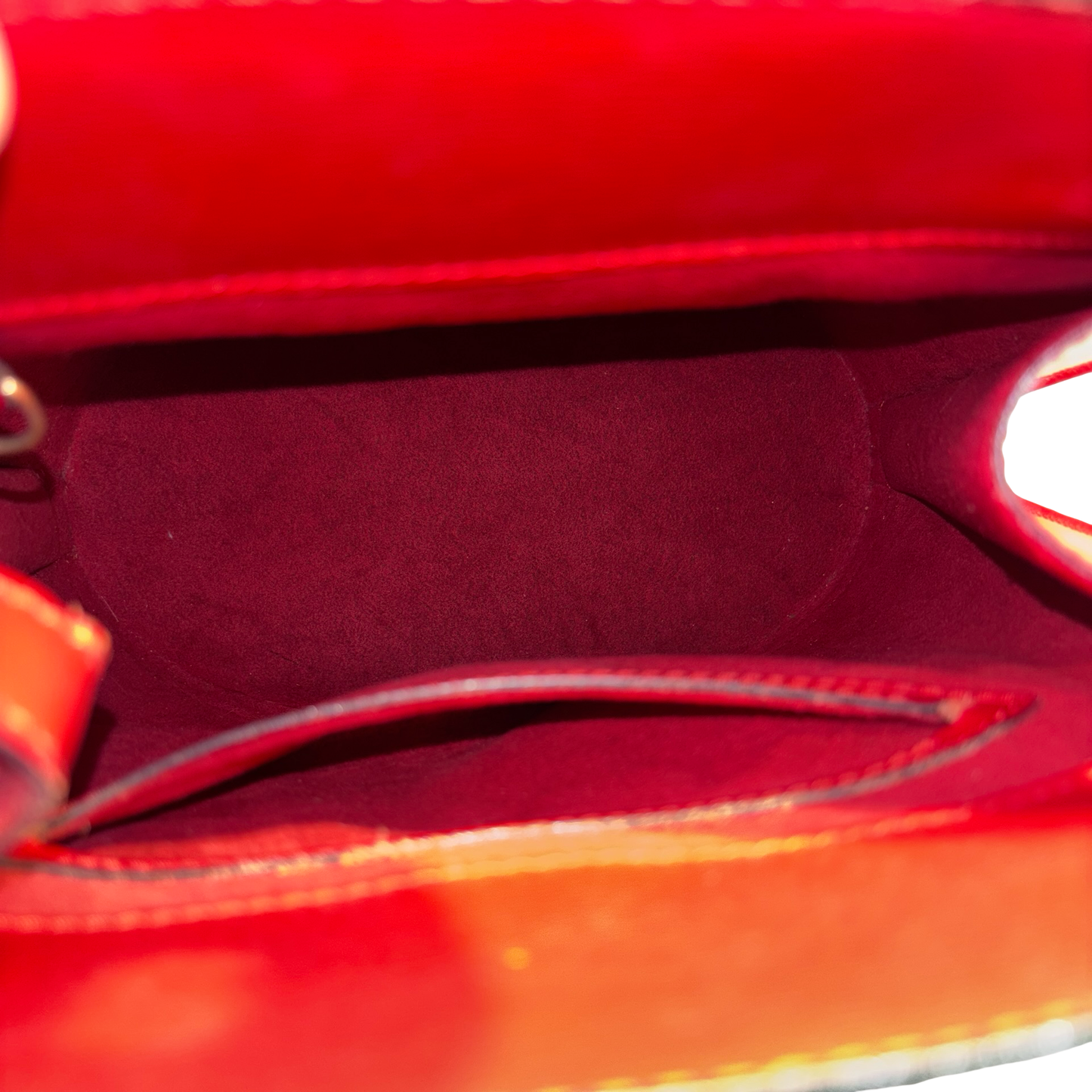 LV EPI CLUNY SHOULDER BAG [3000213]