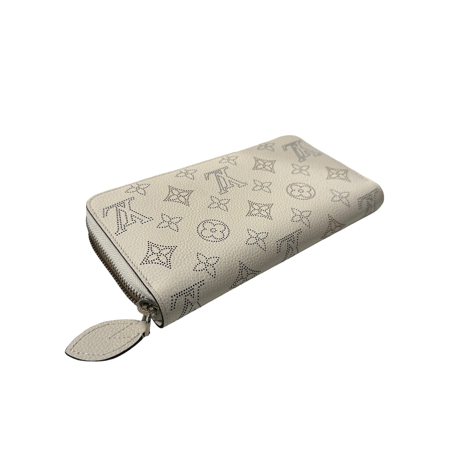 Used LOUIS VUITTON Mahina perforated calf leather Long wallet Wallet White PHW