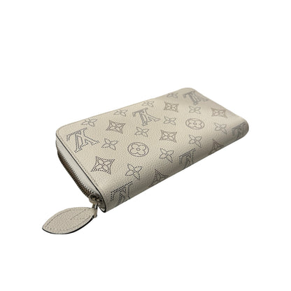 Used LOUIS VUITTON Mahina perforated calf leather Long wallet Wallet White PHW