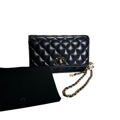 Used CHANEL Quilted Lambskin Wallet on chain Wallet on chain Black GHW