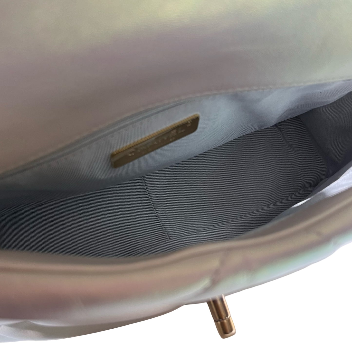 CHANEL 19 SMALL SIZE IRIDESCENT WHITE GHW CHAIN SHOUDLER BAG[3001186]