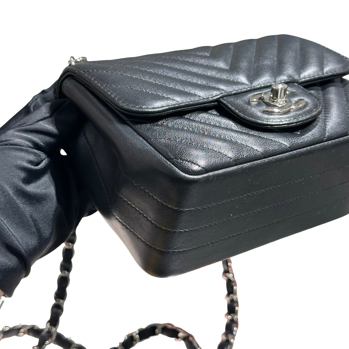 CHANEL V LINE 17CM MINI FLAP BAG [3000457]