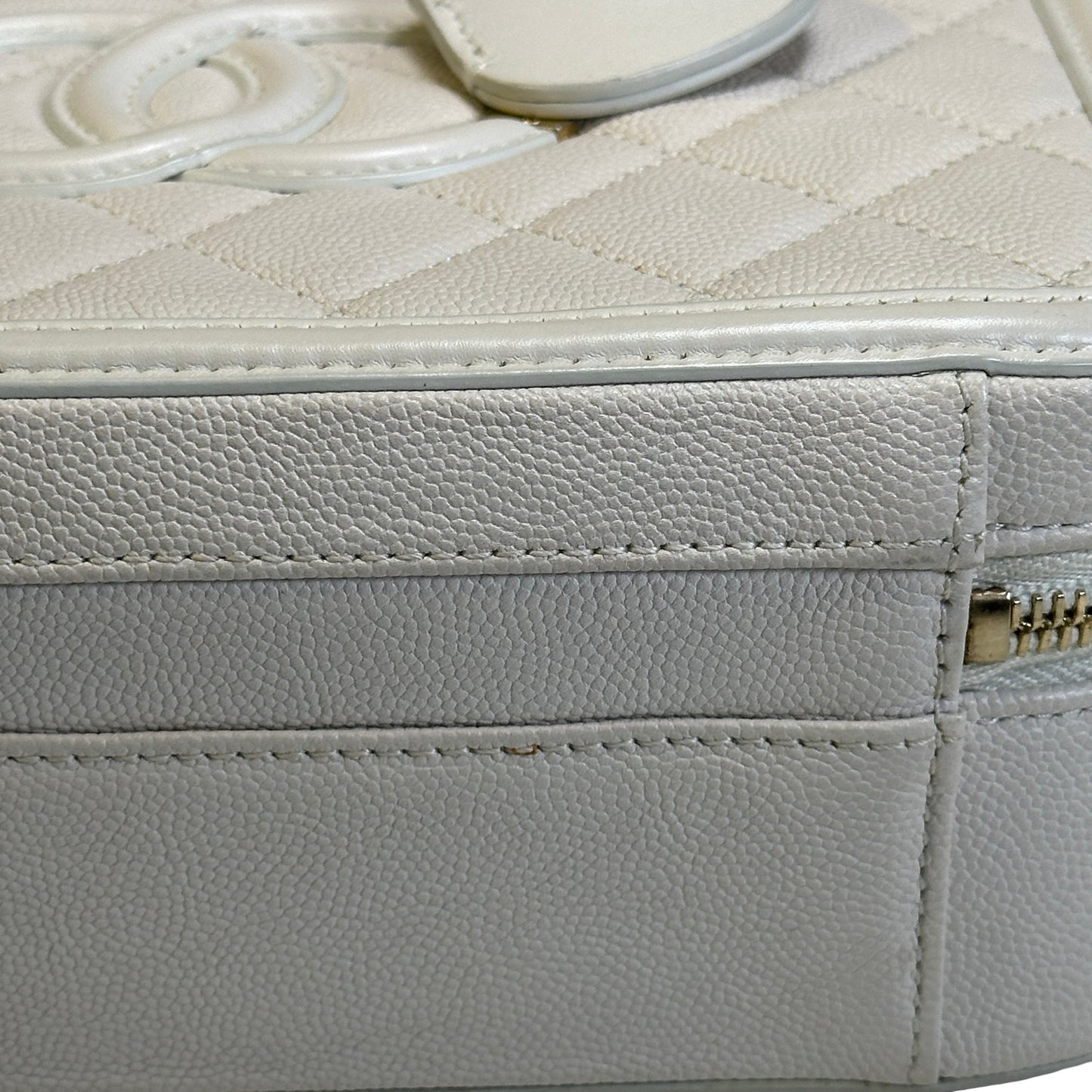 Used CHANEL Quilted Caviar Vanity Case Vanity case White