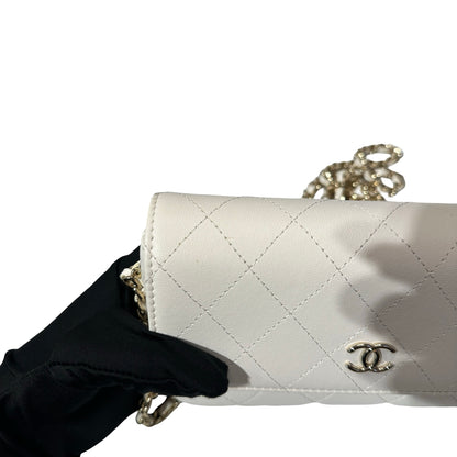 Used CHANEL Lambskin Leather Used Chanel FLAP Cross Body Bag GHW White