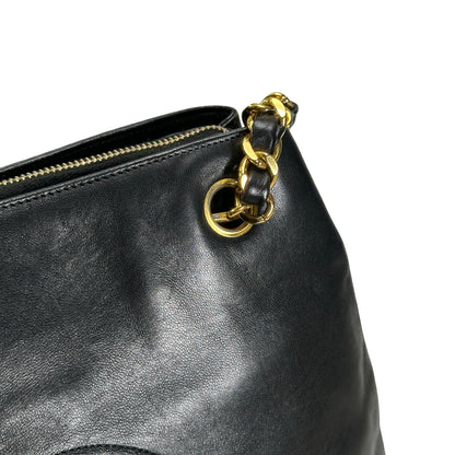 Used CHANEL solid vintage CC logo shoulder bag Shoulder Bag black