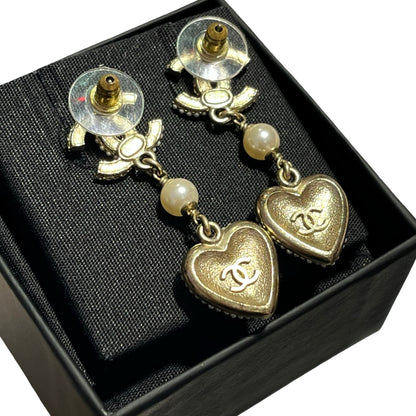 Used CHANEL CC Earrings with Heart Pearl Earrings GHW