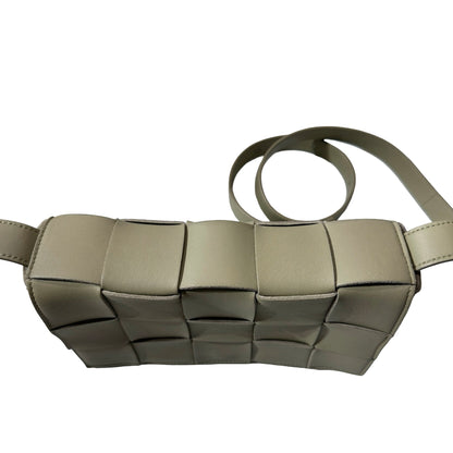 Used BOTTEGA VENETA Intrecciato Leather Cassette Shoulder Bag Green