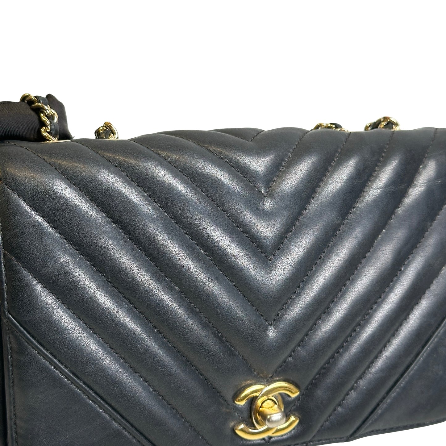 Used CHANEL Chevron Leather Chevron Flap Bag Chain Shoulder Bag Black Gold
