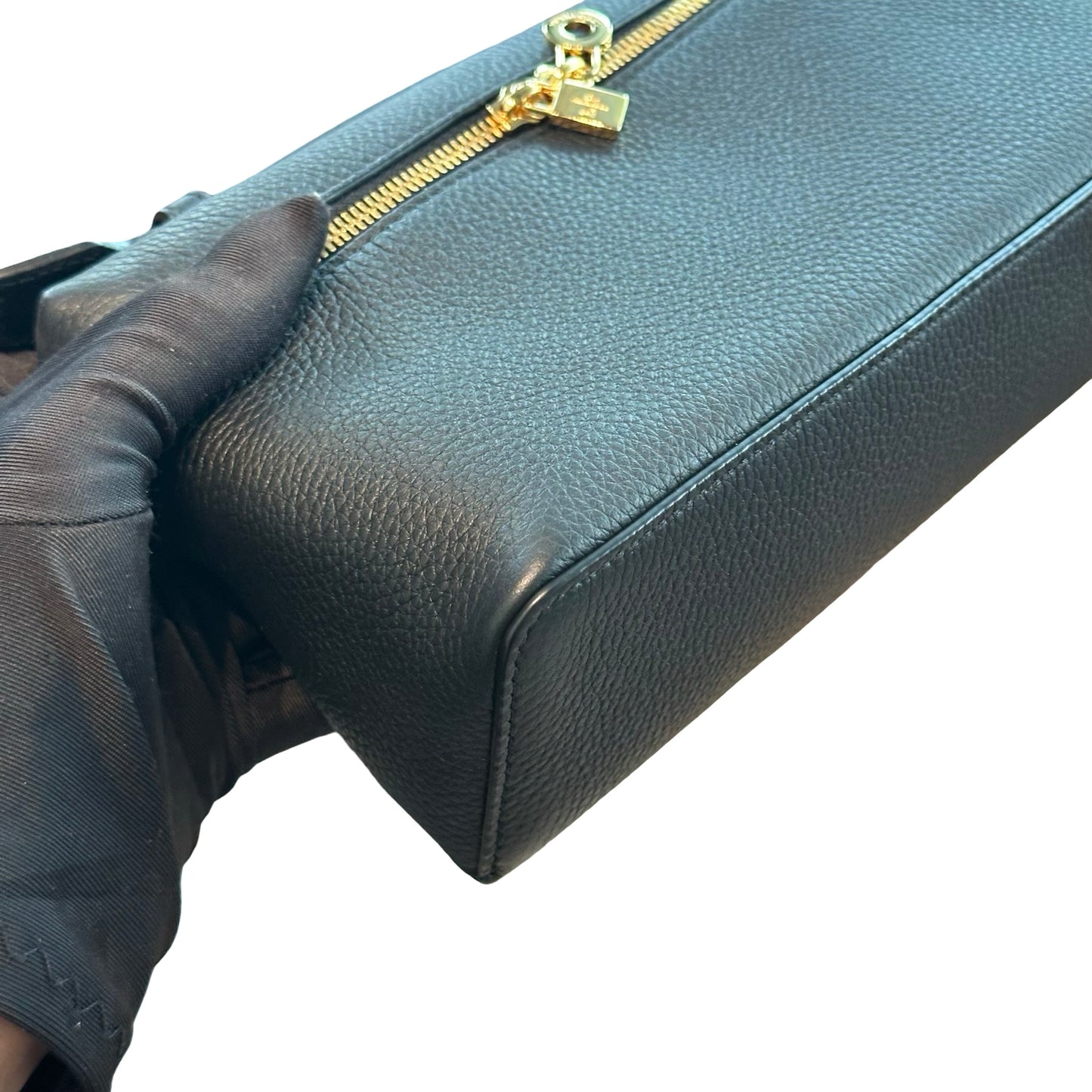 Brand New LORO PIANA Calfskin Leather Extra Pocket L19 Handbag Black，GHW
