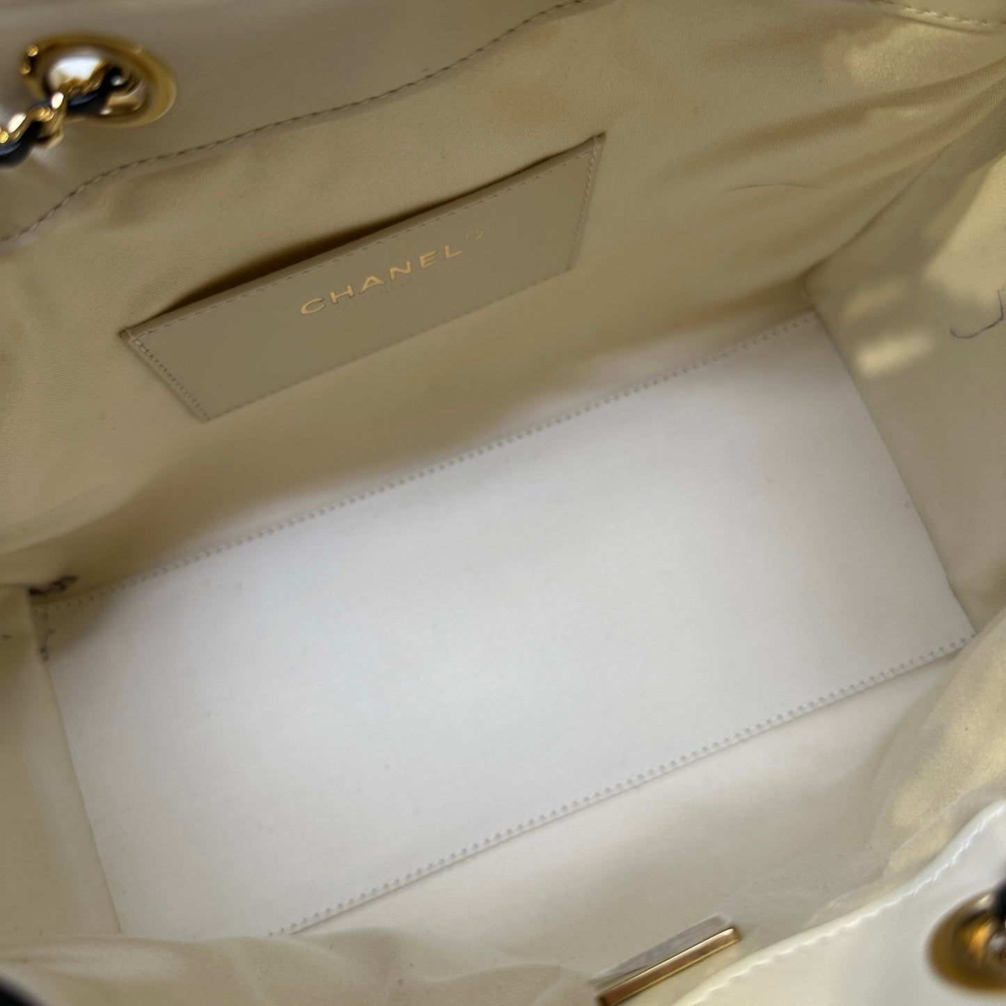 Used CHANEL Quilted Tweed 25 Bag Shoulder Bag White GHW