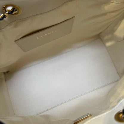 Used CHANEL Quilted Tweed 25 Bag Shoulder Bag White GHW