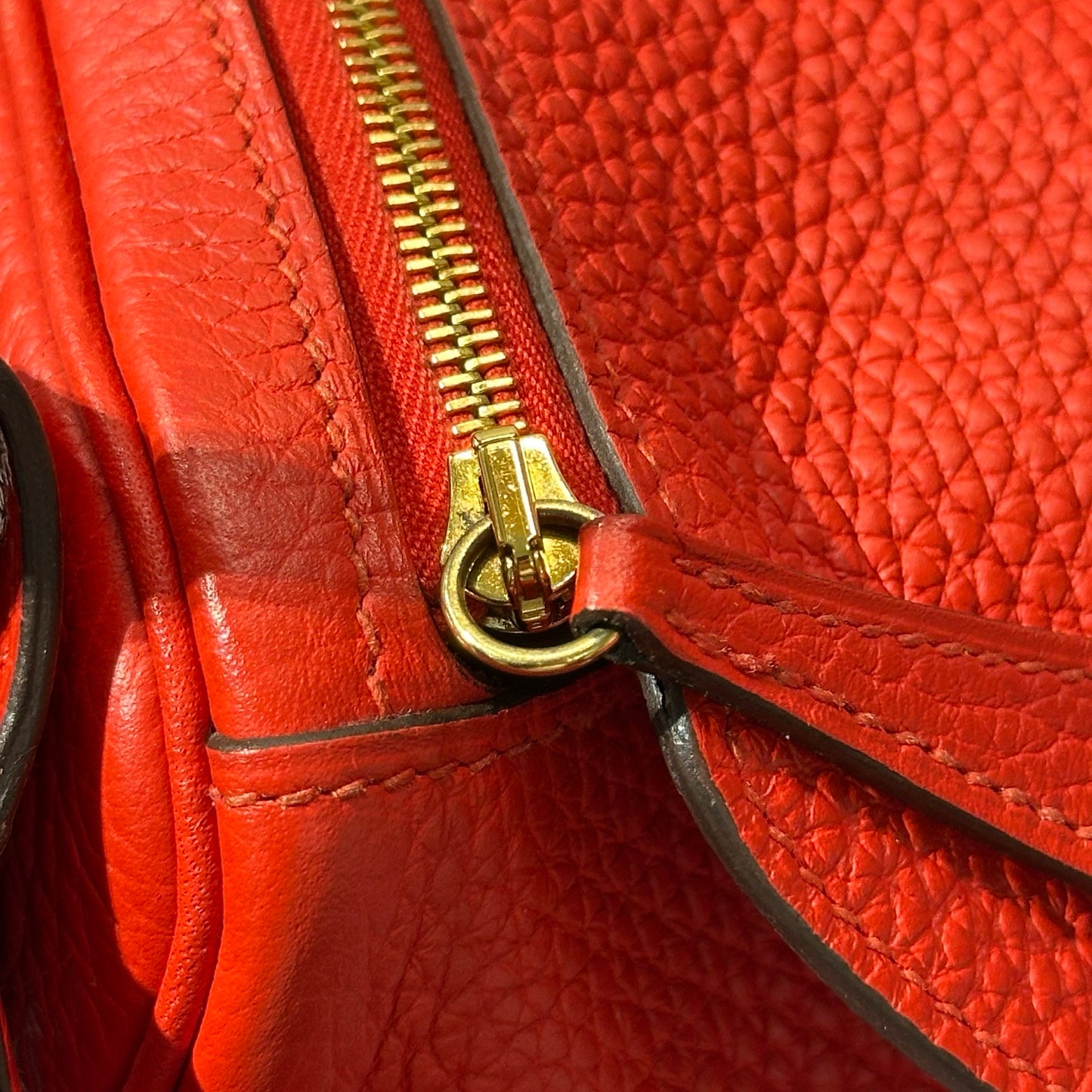 Used HERMÈS Clemence leather Lindy 26 Handbag Red GHW