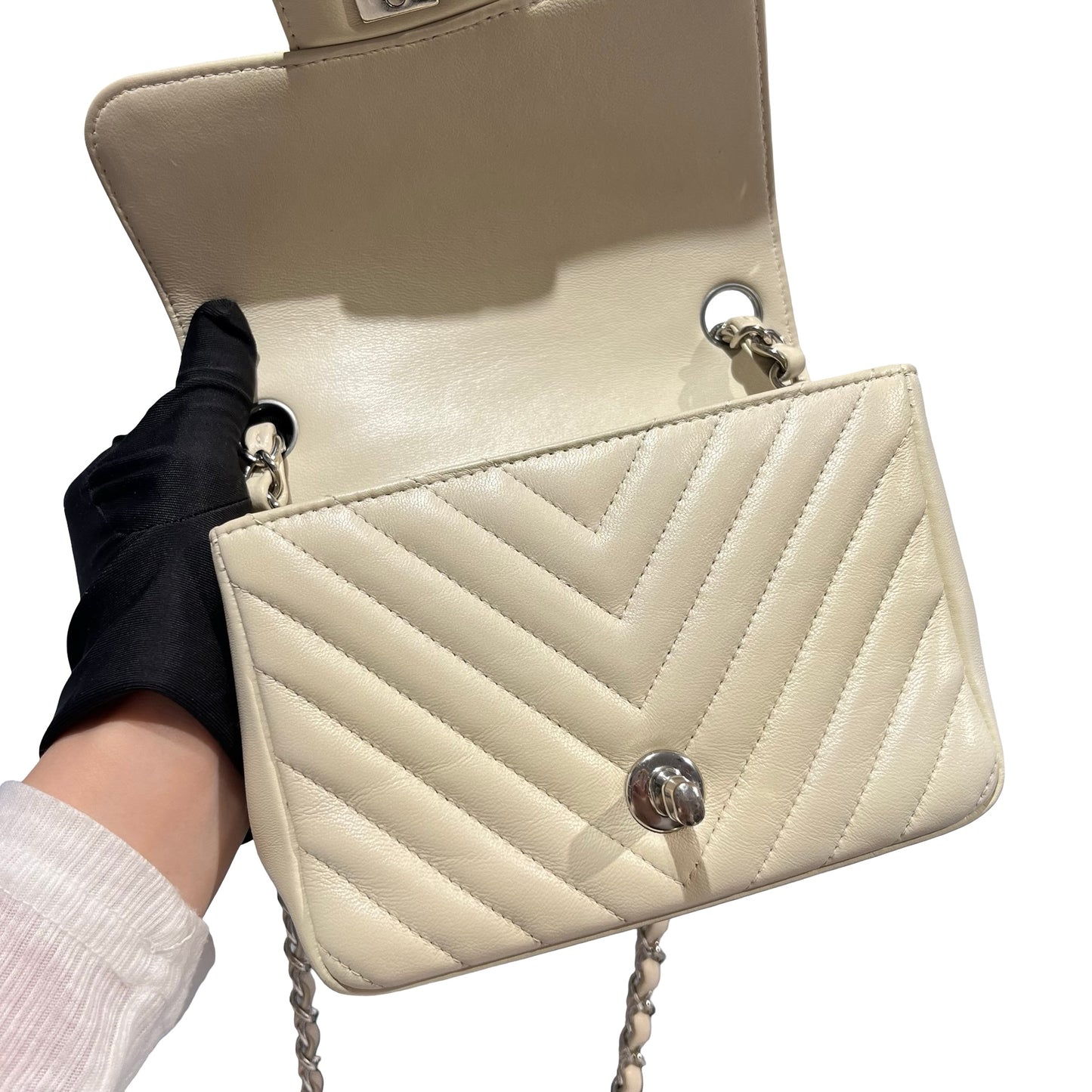 Used CHANEL Chevron Lambskin Chevron Flap Bag Chain Shoulder Bag White Silver hardware