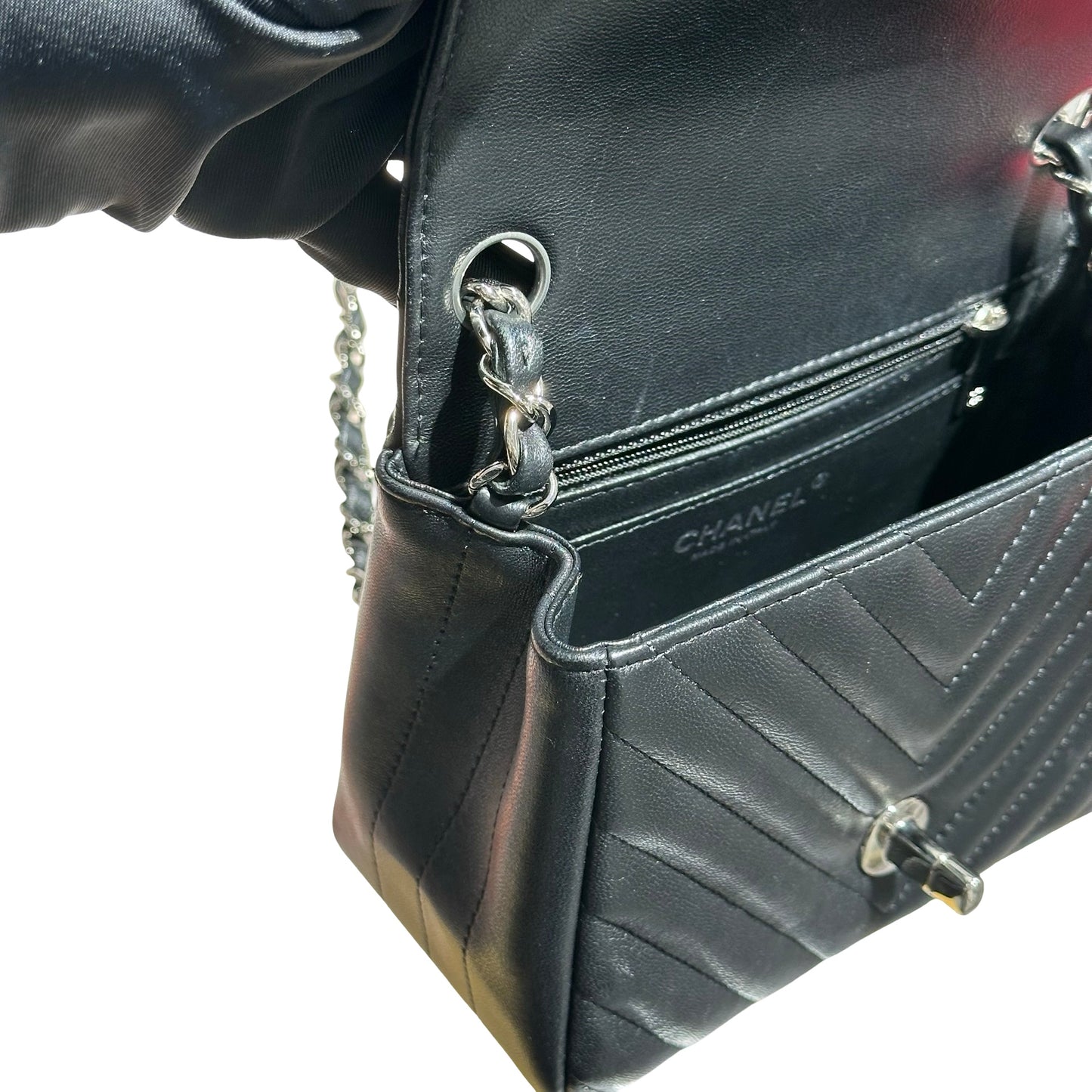 CHANEL V LINE 17CM MINI FLAP BAG [3000457]