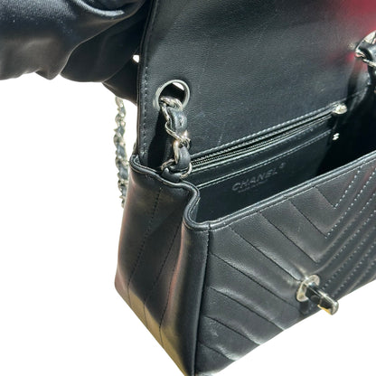 CHANEL V LINE 17CM MINI FLAP BAG [3000457]