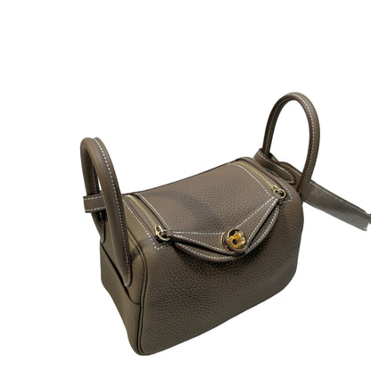 Brand New HERMES Clemence Leather Lindy Handbag Etoupe