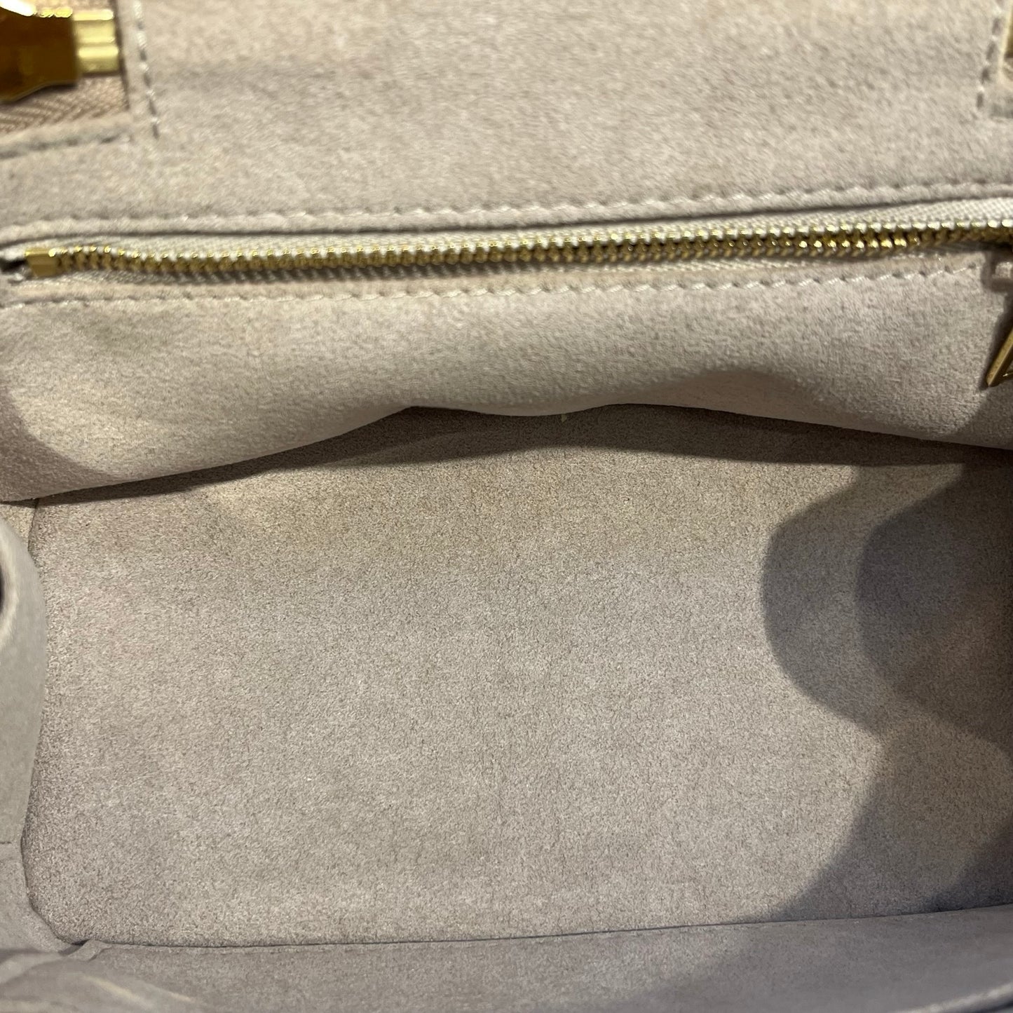 New HERMÈS Mini Lindy Shoulder Bag Gold