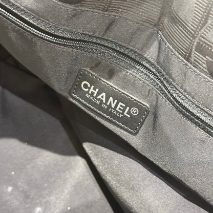 Used CHANEL Canvas Vintage Shoulder Black Shoulder Bag Black