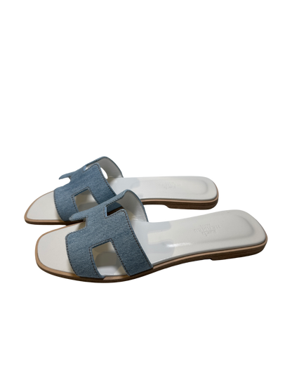 Unused HERMÈS Calfskin Leather Shoes Denim White