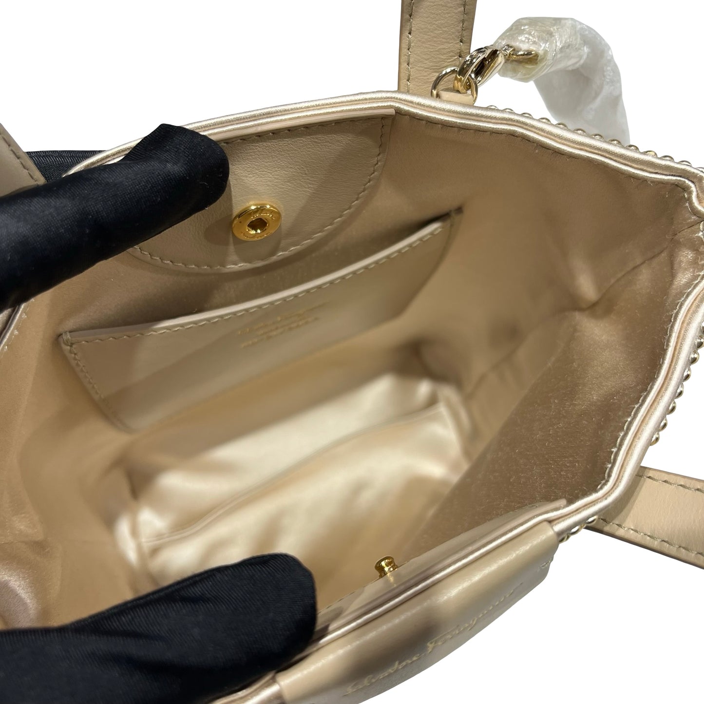 New Salvatore Ferragamo Cross Body Cross Body Bag Gold