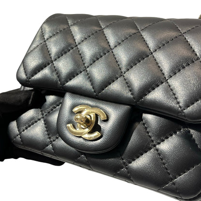 CHANEL Chain Shoulder Bag