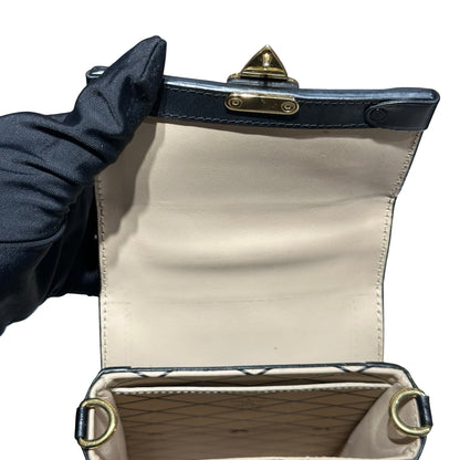 LV TRUNK VERTICAL BLACK EPI [3000600]