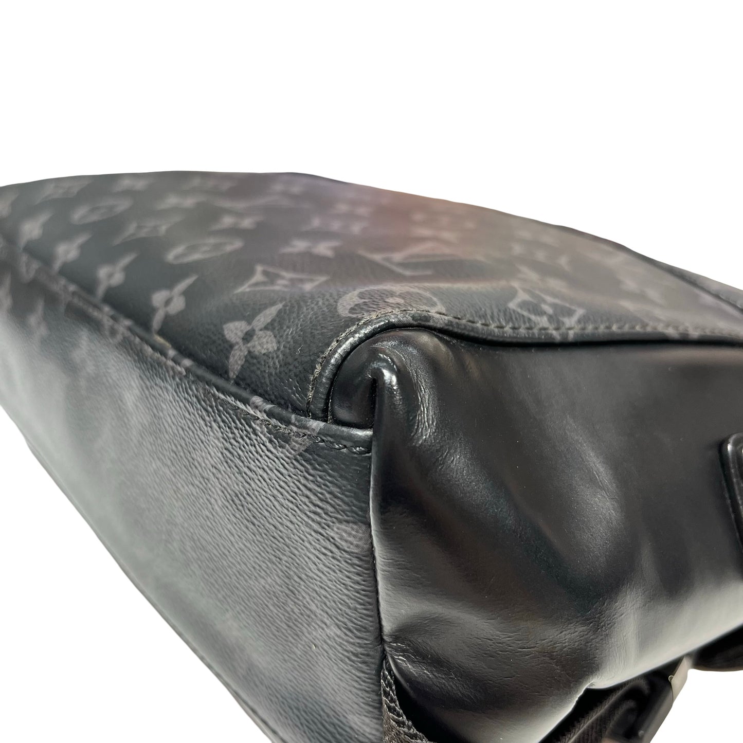 LV VOYAGER BAG [3001160]