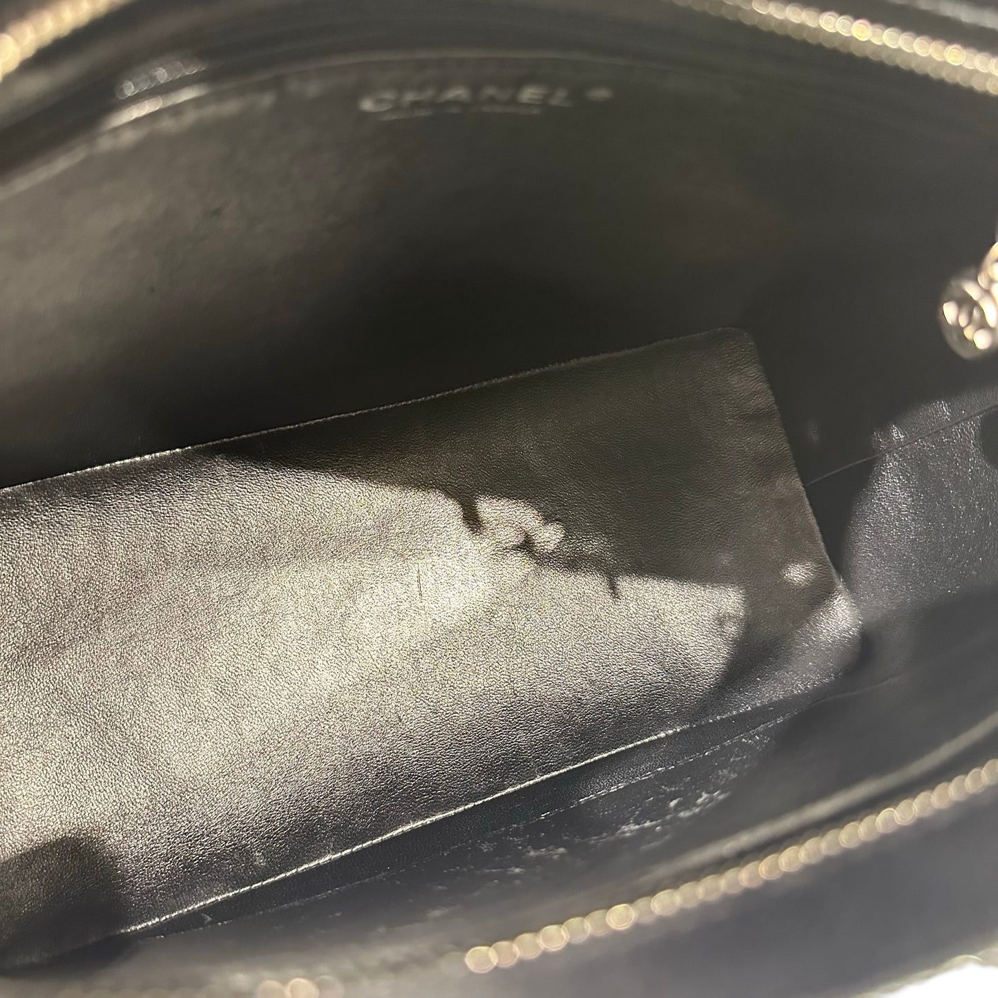 CHANEL BLACK GHW CAVIAR MEDALLION TOTE [3000273]