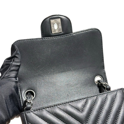 CHANEL V LINE 17CM MINI FLAP BAG [3000457]