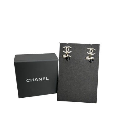 Used CHANEL Earrings Earrings GHW Black White