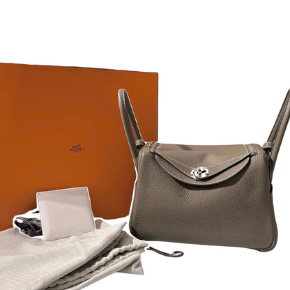 New HERMÈS Clemence leather Lindy 26 Shoulder Bag Etoupe PHW