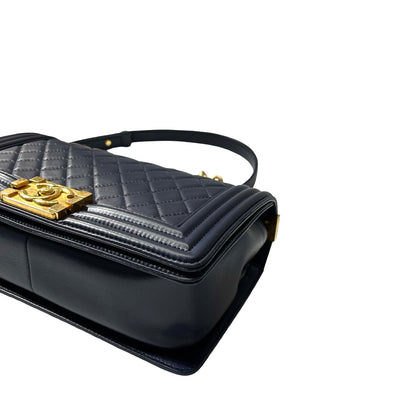 CHANEL Chain Shoulder Bag