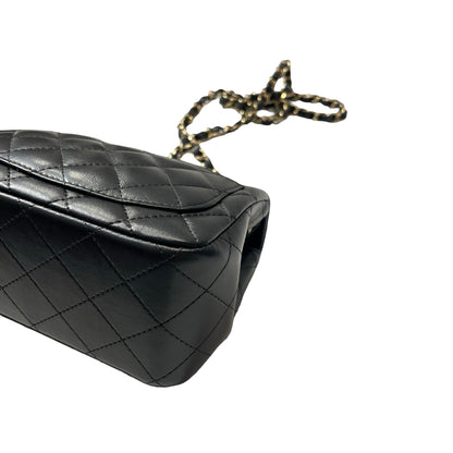 CHANEL Chain Shoulder Bag