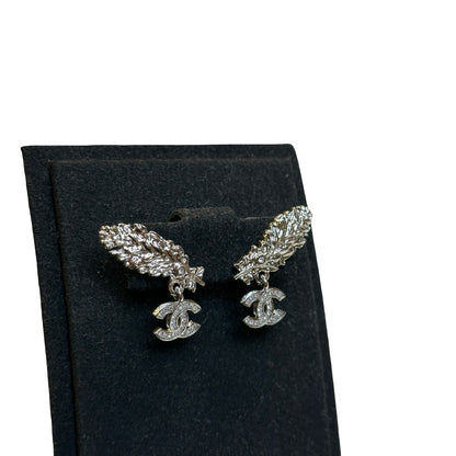 Brand New CHANEL Rhinestone CC Logo Leaf Earrings Earrings Sliver