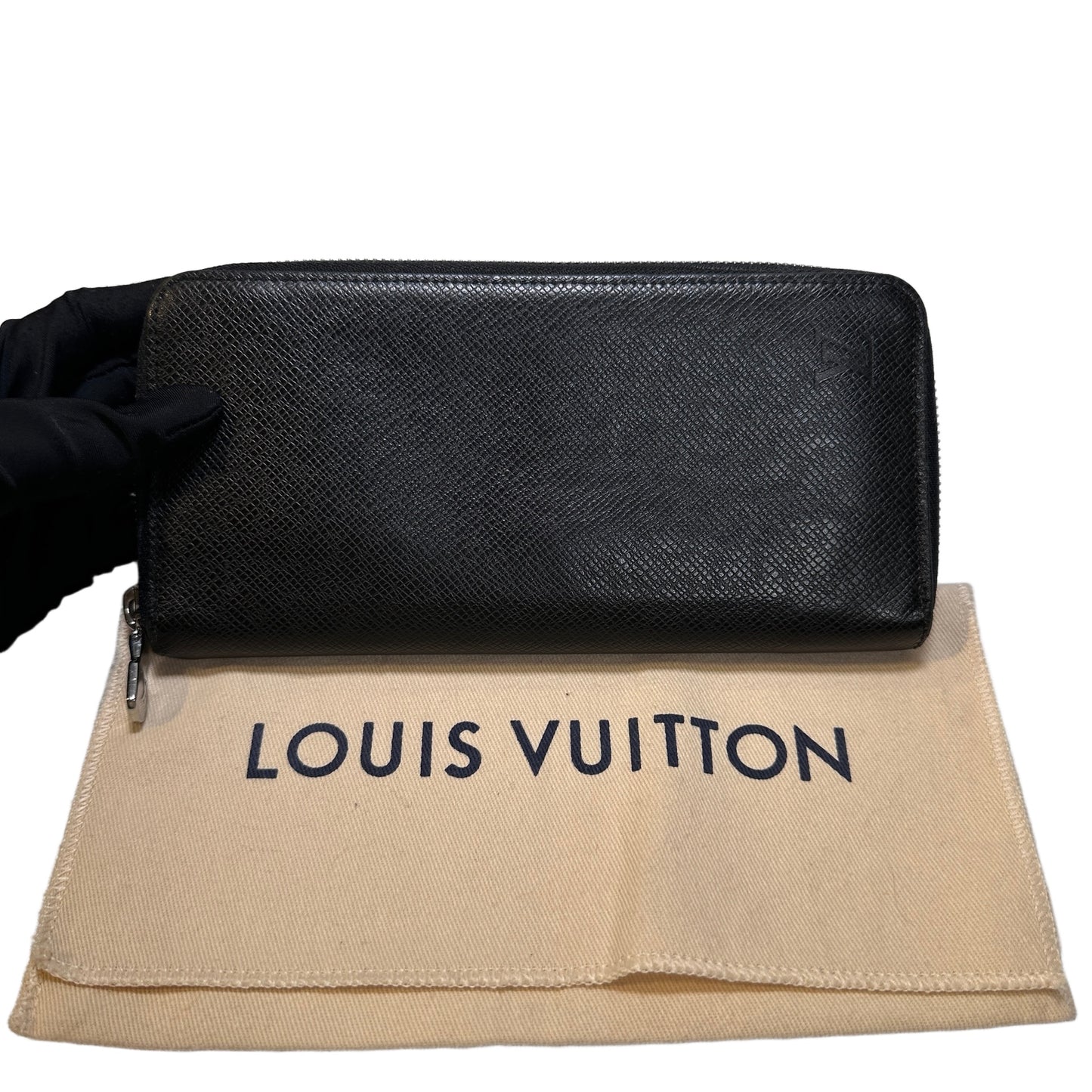 Used Louis Vuitton Taiga Long Wallet Black PHW