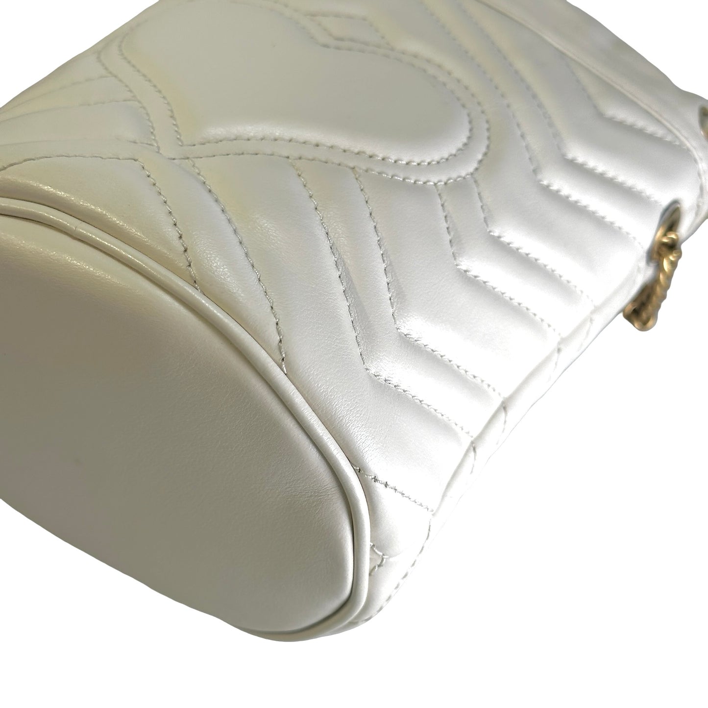 Used GUCCI Matelassé chevron leather GG Marmont Matelassé Mini Bag Crossbody Bag White Antique gold-toned hardware