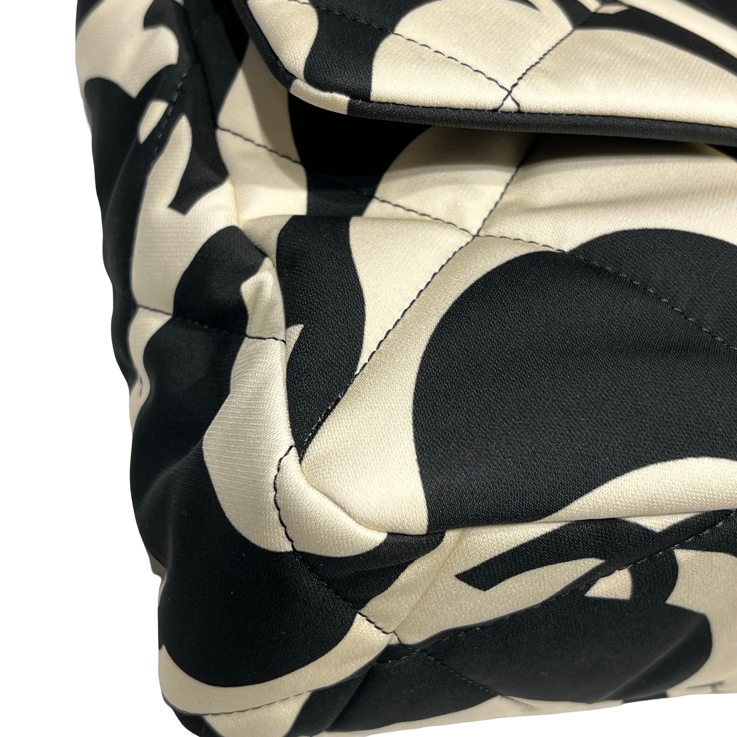 CHANEL 19 Medium Shoulder Bag Black GHW White