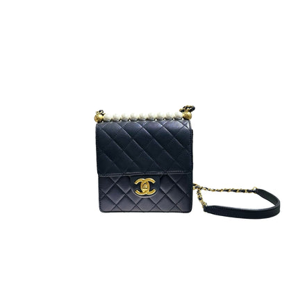 CHANEL PEARL FLAP BAG SMALL [3000558]