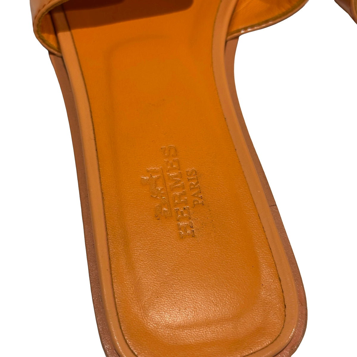 HERMES Smooth Calfskin Leather Oran Heels Gold/Tan