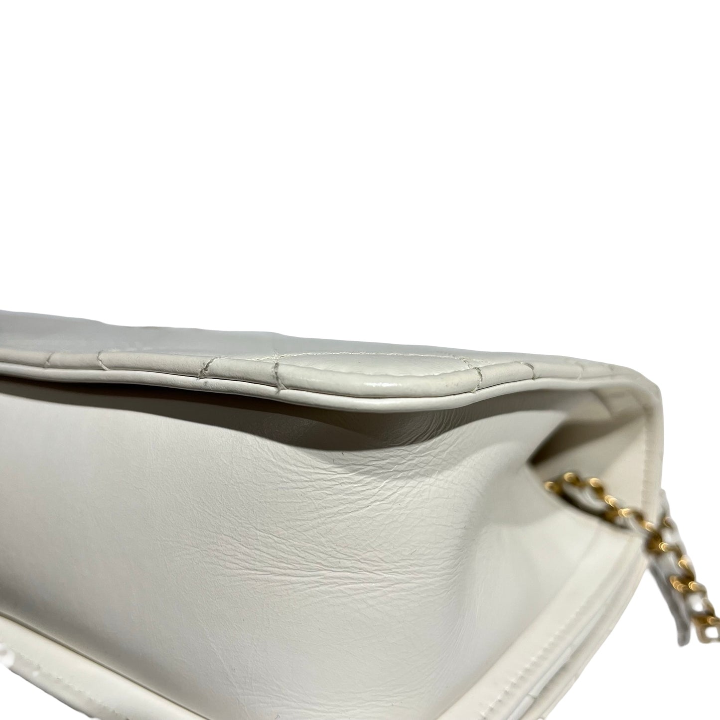 CHANEL 21A WHITE PREFECT FIT SMALL 22 CHAIN SHOULDER BAG [3000532]